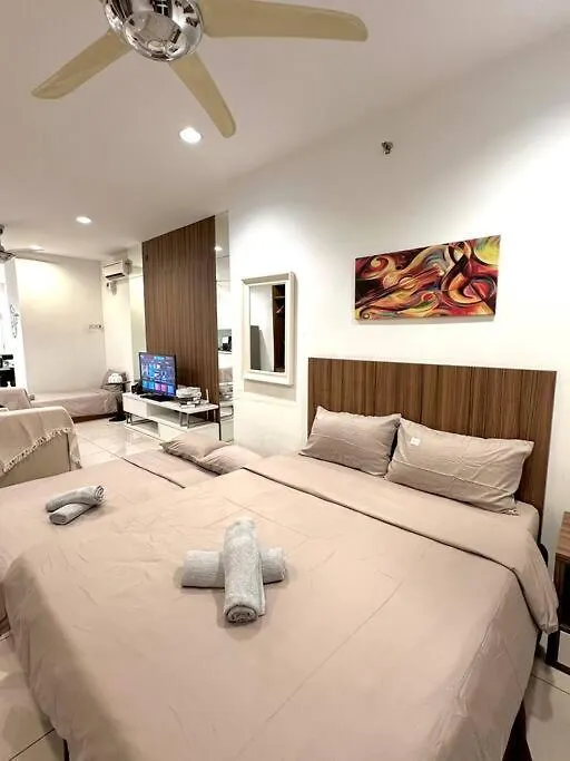 Mansion One Modern 5Pax Walking Distance Gleneagles Hospital Gurney Plaza Apartment George Town 0*,  Malaysia